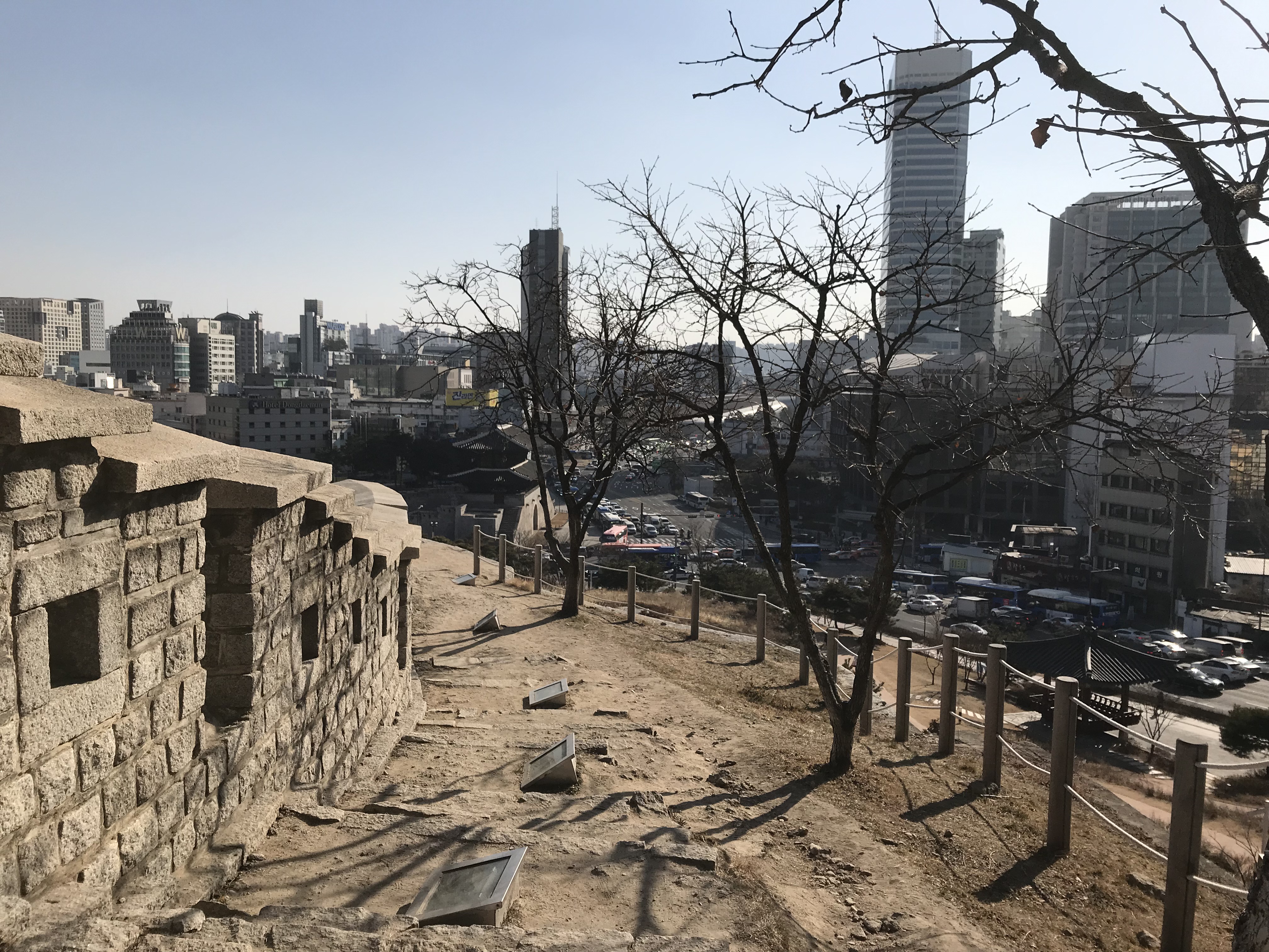 2019/1/25 丘の上のソウルの壁